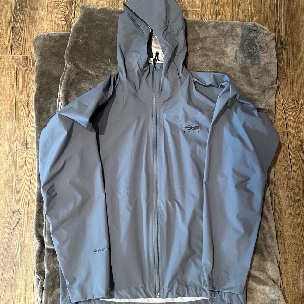 Sitka Dewpoint jacket—Large.